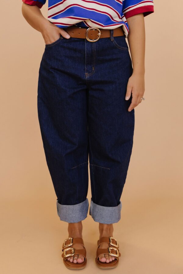 THE LYRA ROLL UP BARREL JEANS IN DARK DENIM - Image 3