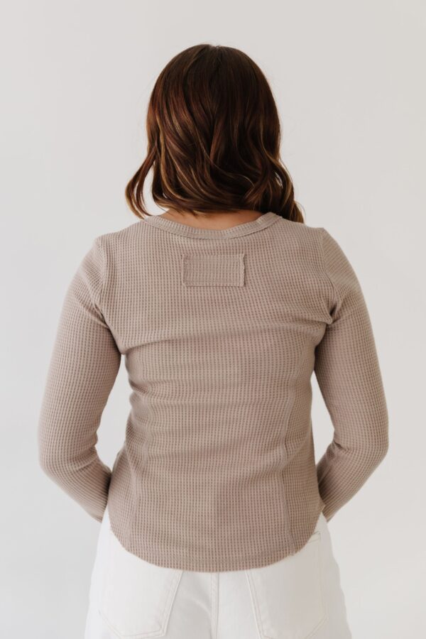 THE BIANCA BUTTON DOWN KNIT TOP IN MOCHA - Image 4