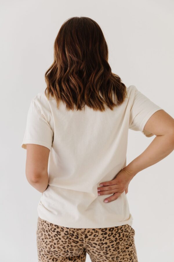 THE SPOOKY SKELETON DANCE GRAPHIC TEE IN CREAM - Image 3