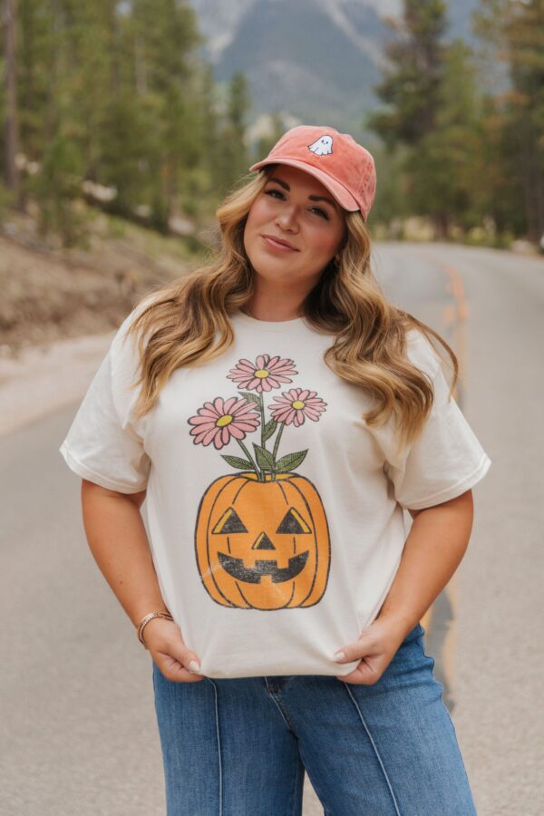 THE PUMPKIN VASE TEE IN IVORY - Image 4