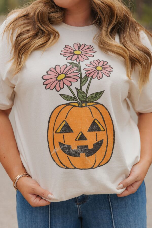 THE PUMPKIN VASE TEE IN IVORY - Image 2
