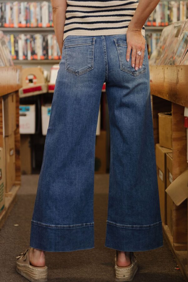 THE AMAYA CROPPED WIDE LEG JEANS IN MEDIUM WASH - Image 6