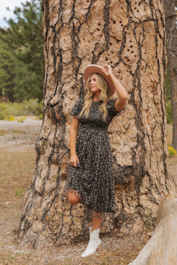 THE CHANTEL FLORAL CHIFFON MIDI DRESS IN BLACK - Image 4