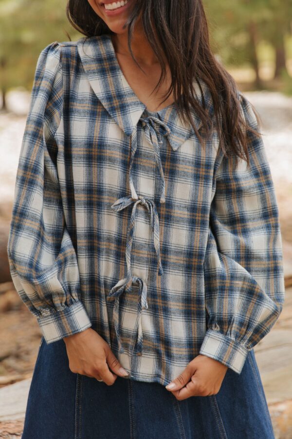 THE MIKAYLA  COLLARED TIE SHIRT IN BLUE - Image 3