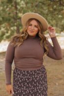 THE RICKIE RUCHED TURTLE NECK IN BROWN