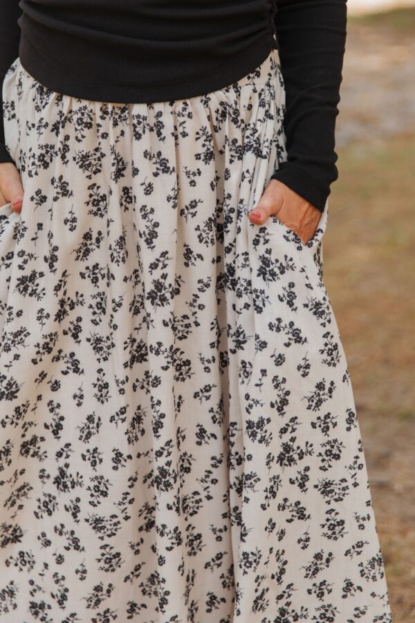 THE ILA FLORAL MIDI SKIRT IN CREAM - Image 3