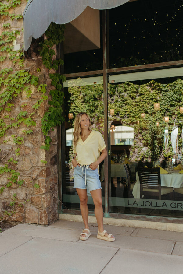 THE DENICE TIE SHORTS IN MEDIUM DENIM - Image 3